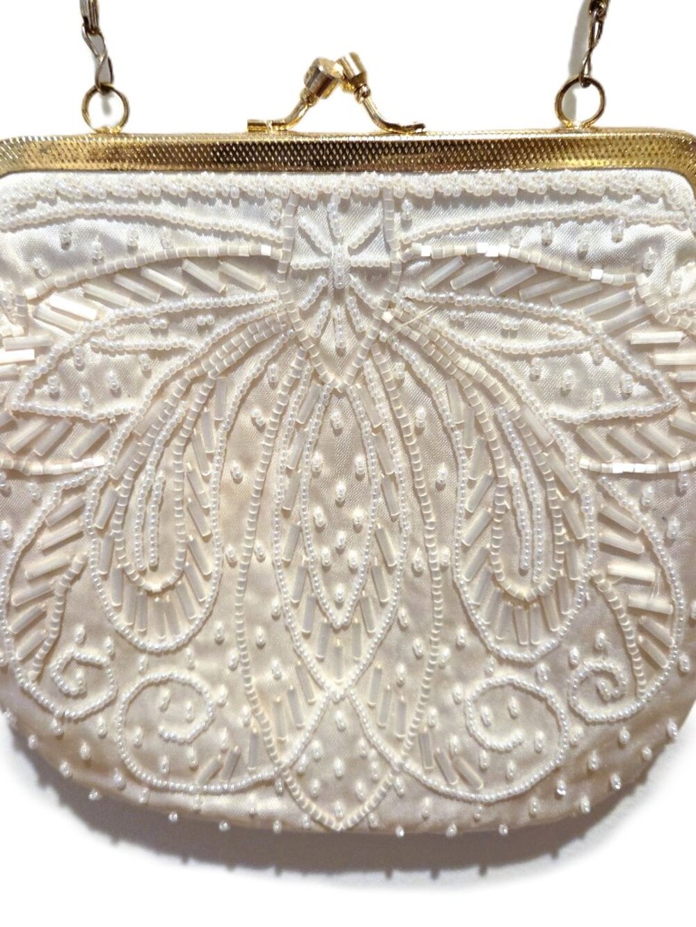 La Regale Ltd Beaded Butterfly Purse White Glass Bead Gold Chain Evening Bag Vtg